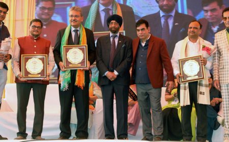 डॉक्टर 365 बॉलीवुड महा आरोग्य शिविर में फिल्मी हस्तियों का जमावड़ा