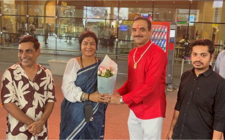 100 से अधिक बच्चों की मां और 73 घंटे पेंटिंग कर वर्ल्ड रिकॉर्ड बनाने वाली मनन चतुर्वेदी का मुंबई एयरपोर्ट पर हुआ भव्य स्वागत