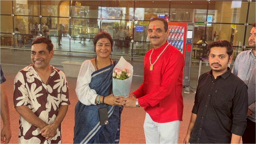 100 से अधिक बच्चों की मां और 73 घंटे पेंटिंग कर वर्ल्ड रिकॉर्ड बनाने वाली मनन चतुर्वेदी का मुंबई एयरपोर्ट पर हुआ भव्य स्वागत